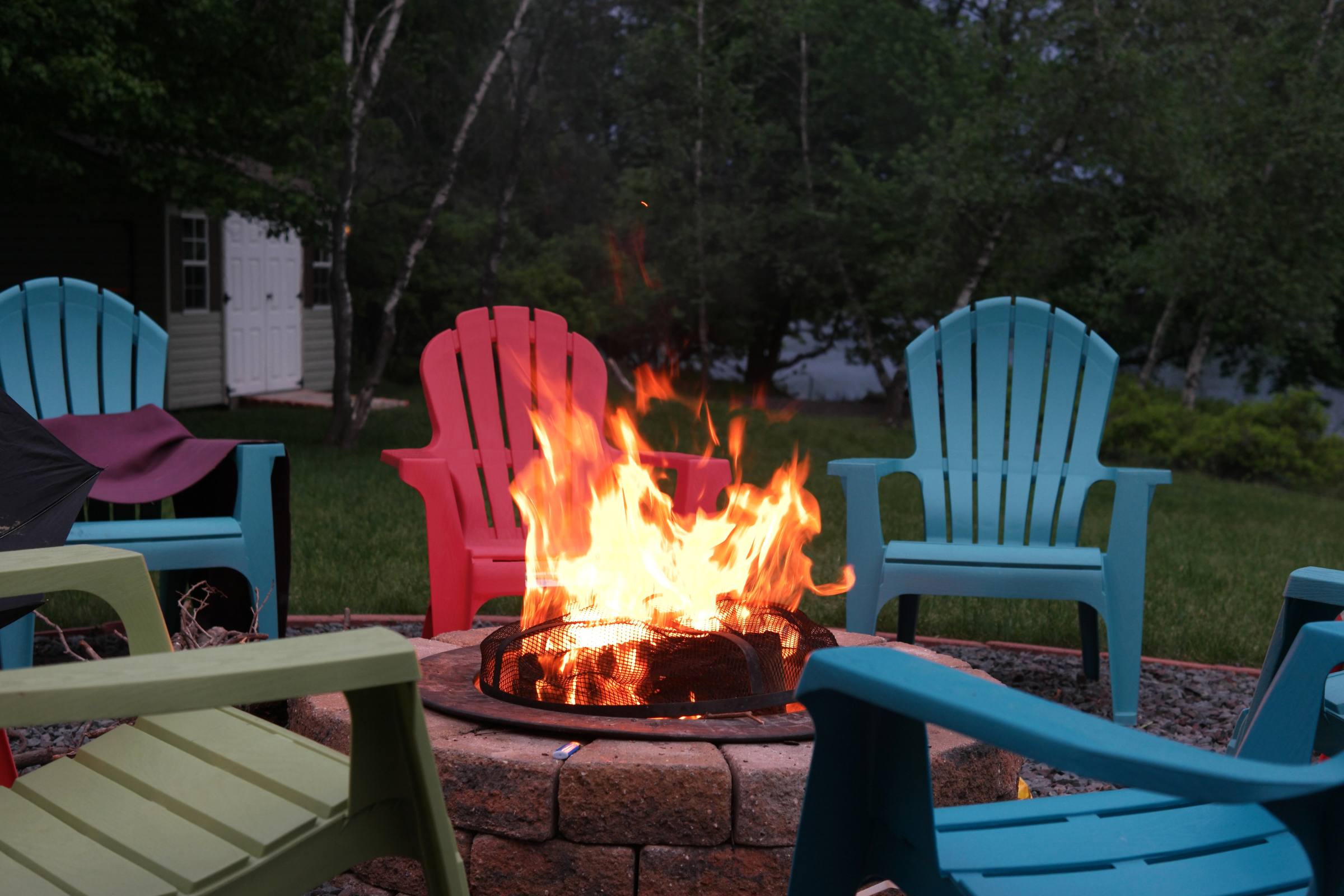 Best Firewood for Summer Fire Pits: A Complete Guide